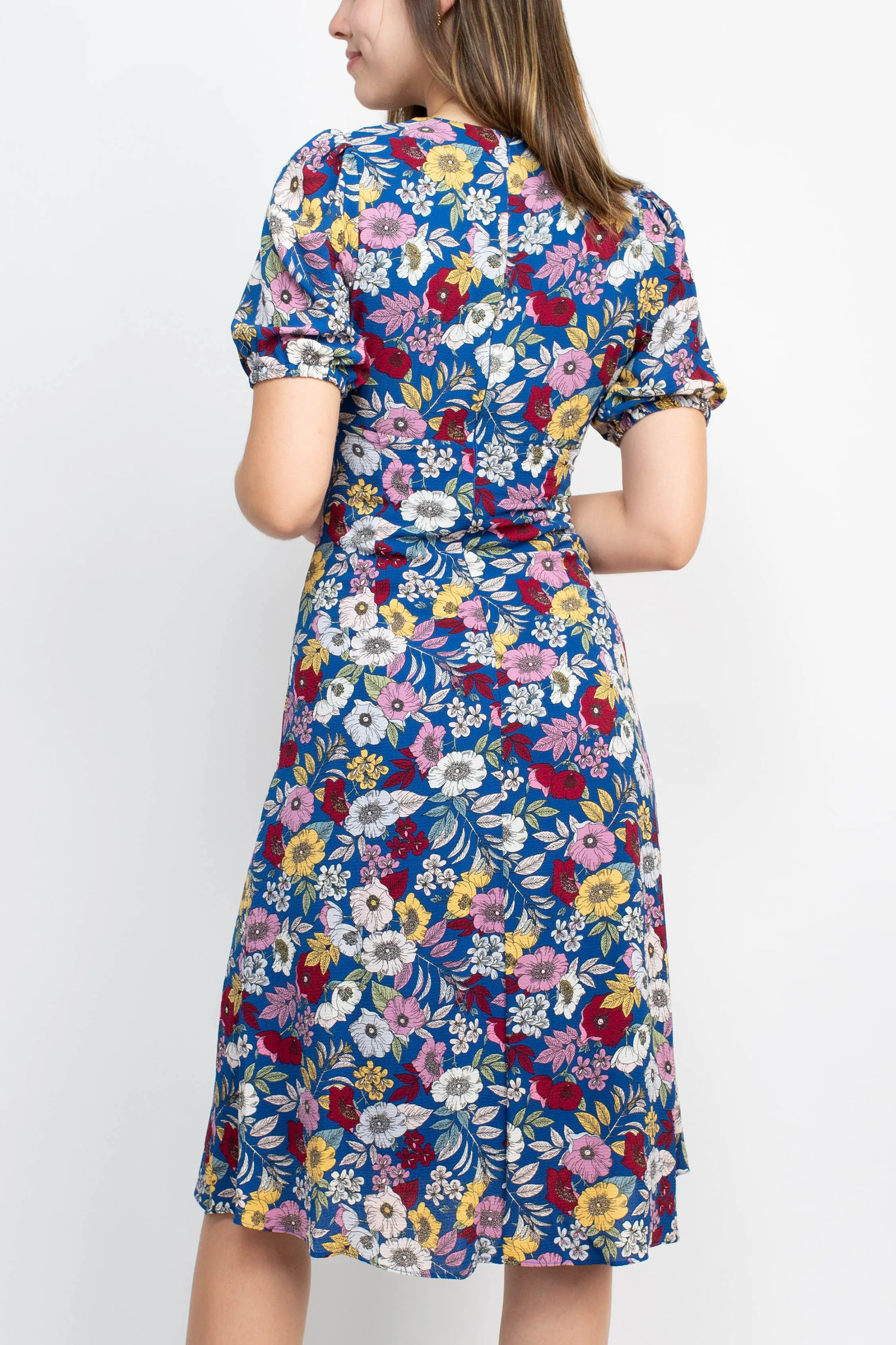 BCBG Generation V-Neck Short Sleeve Slit Front Floral Print Zipper Back Crepe Dress