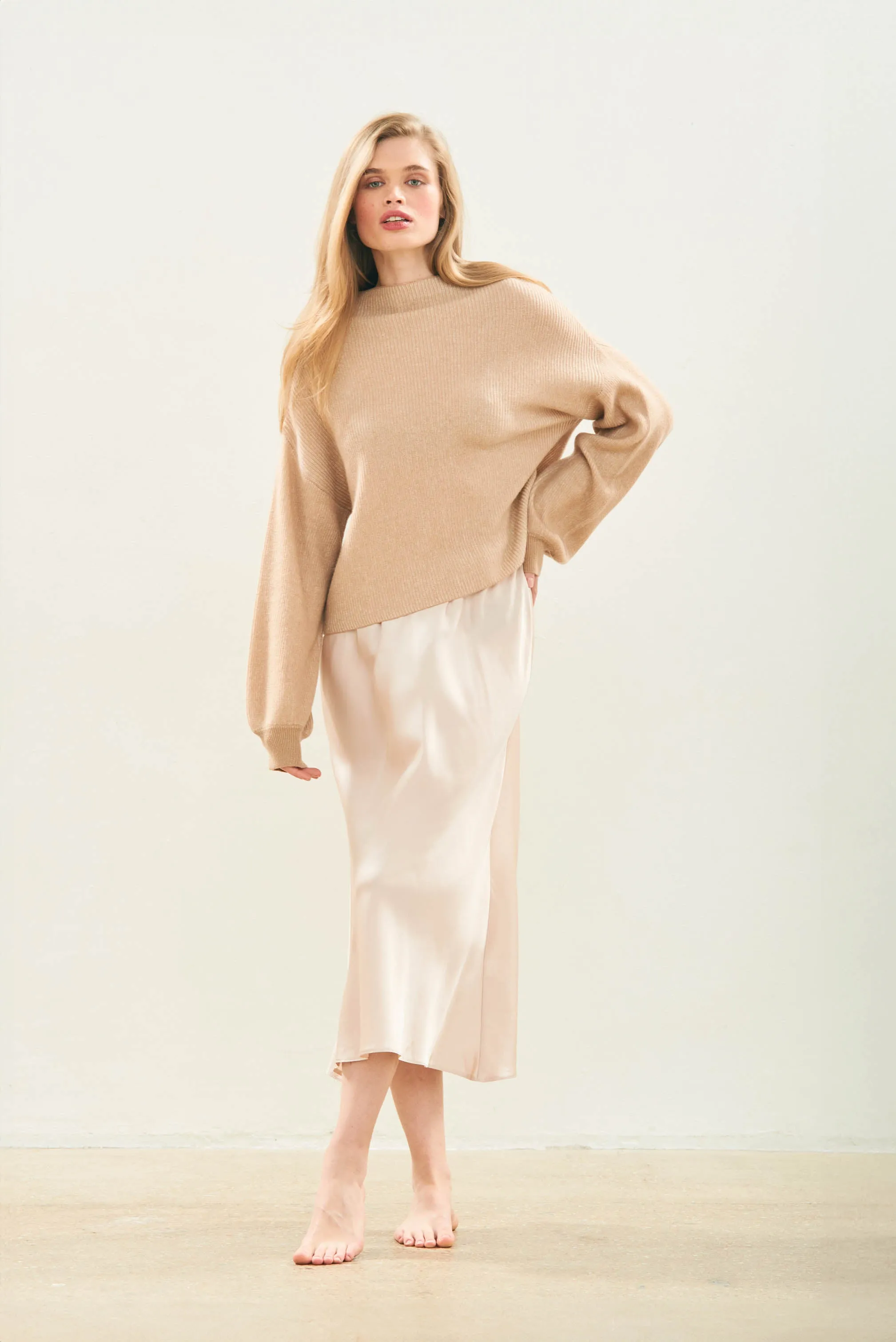 Cashmere Plated Rib Turtle in Camel and Cream