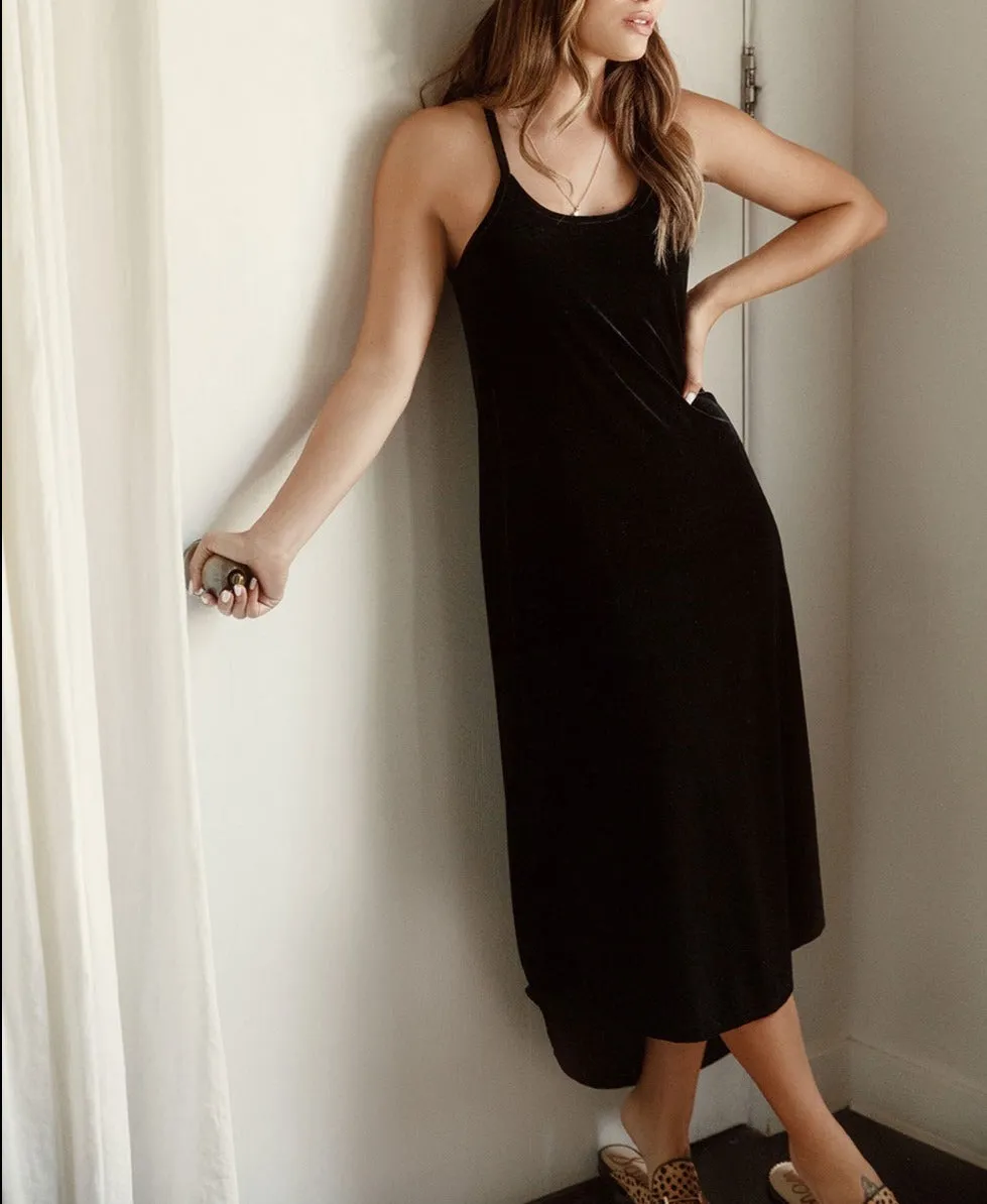Chaser Stretch Velvet V Back Hi-Lo Midi Dress