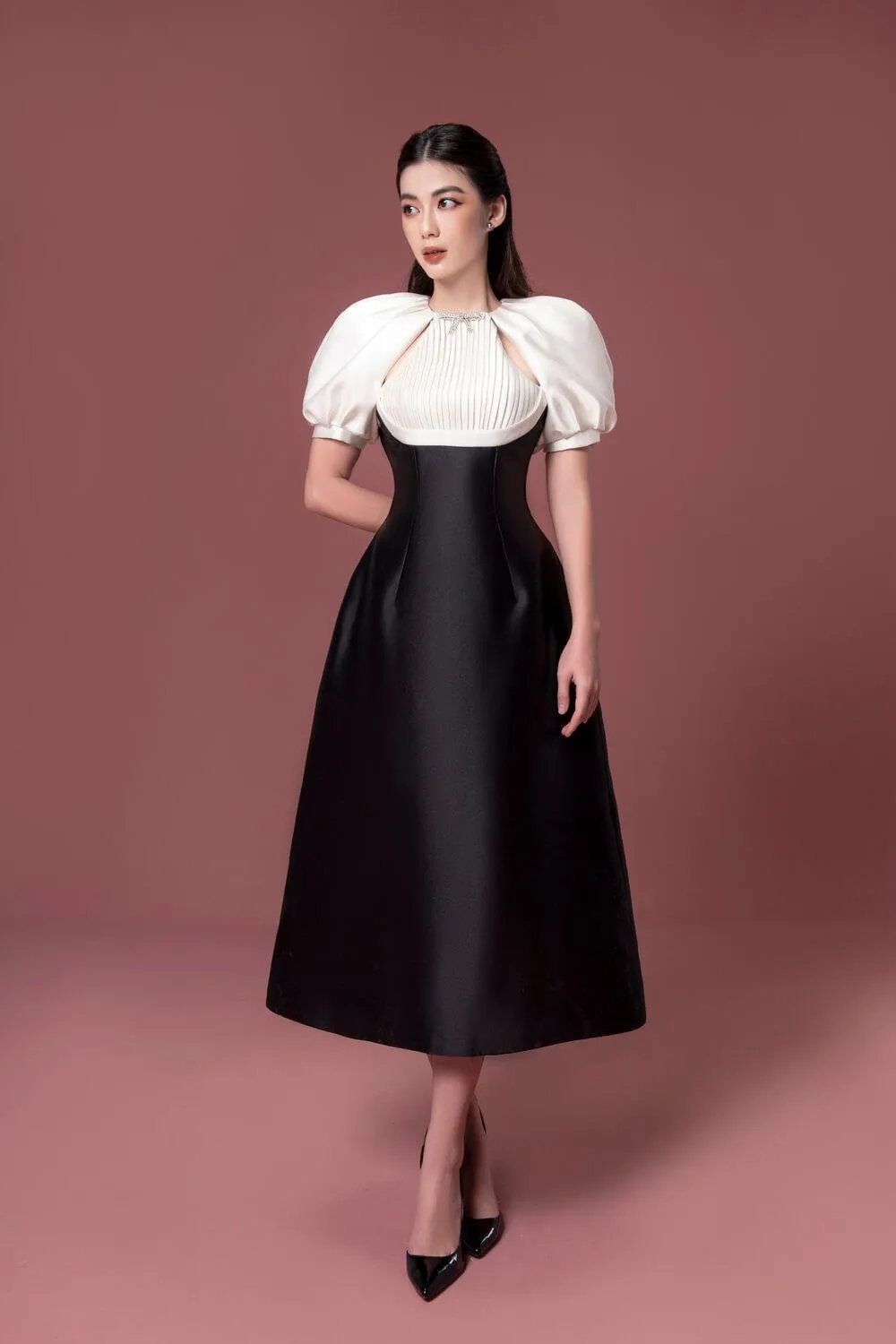 Ciara A-line Puffy Sleeved Taffeta Midi Dress