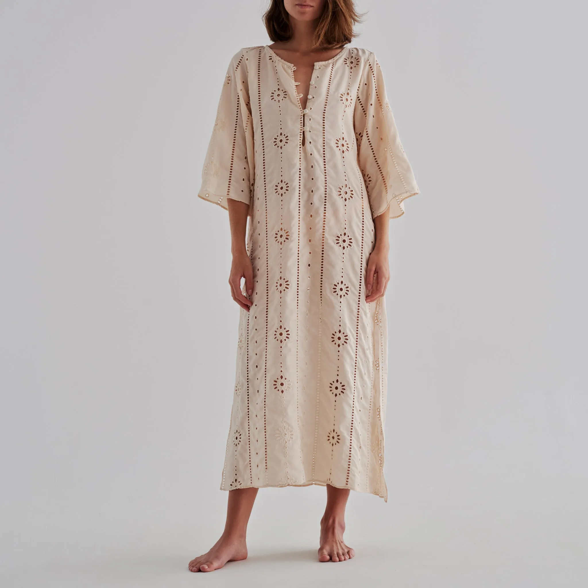 Lisa Cotton Eyelet Midi Dress / Beige